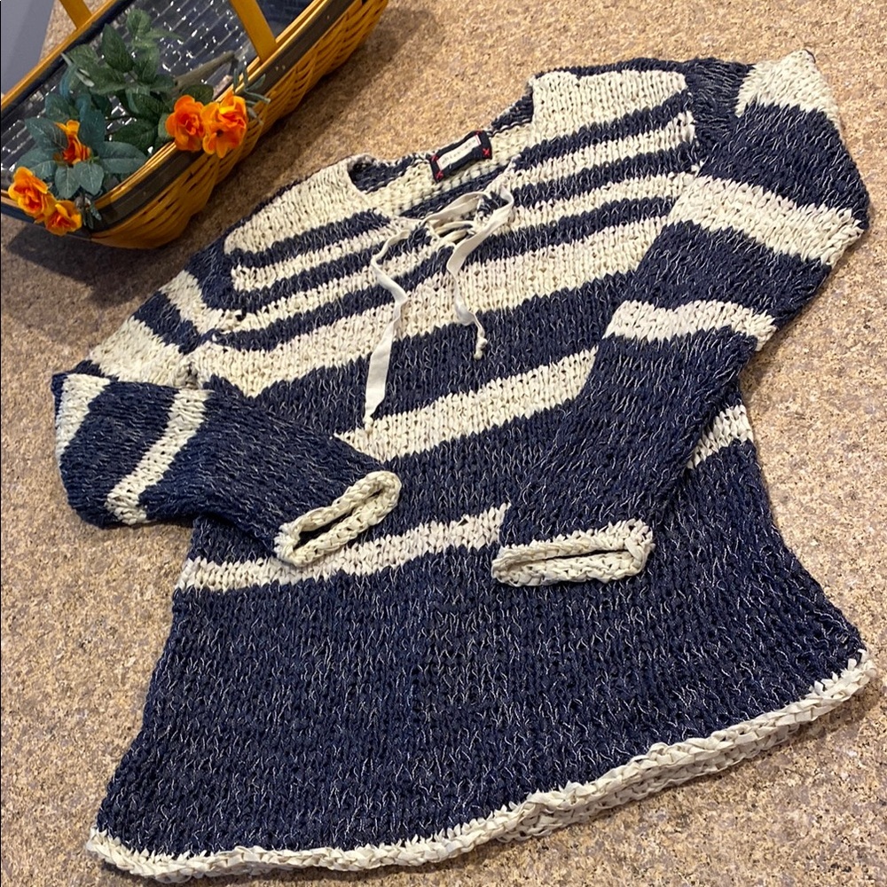 Shirt 469 Open Knit Shirt or Sweater No Size Tag Blue and Cream